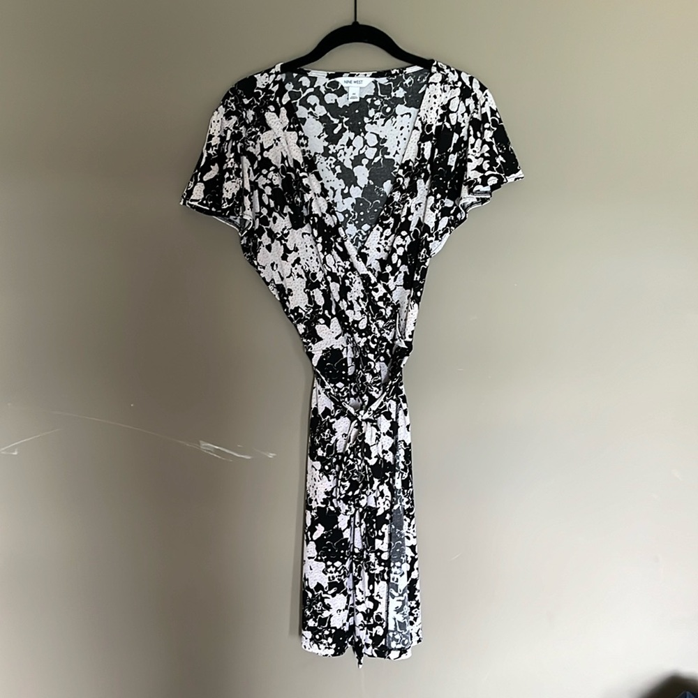 Nine West. Faux wrap dress. Size medium.